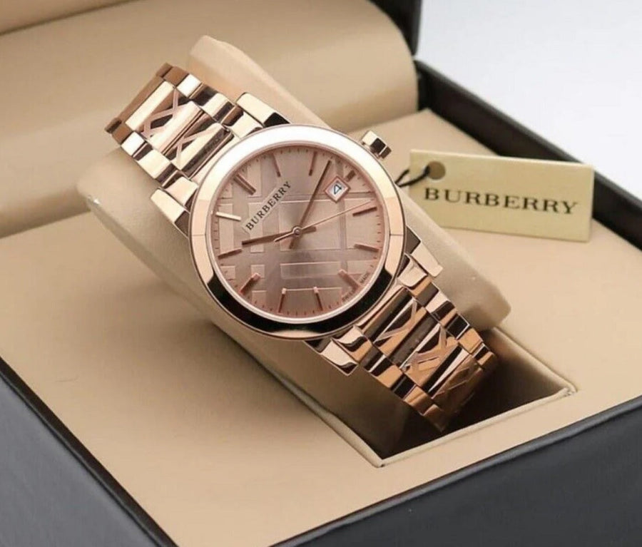 Close-up of Burberry BU9146 rose gold dial and minimalist face design